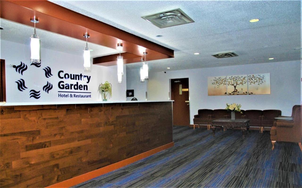 Country Garden Inn & Restaurant Smoky Lake ภายนอก รูปภาพ
